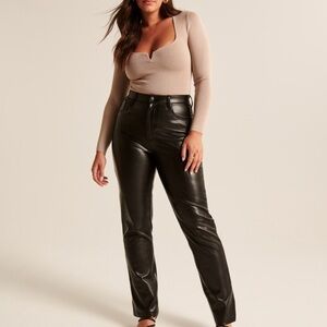 Abercrombie Curve Love Ultra High Rise Ankle Straight Pant